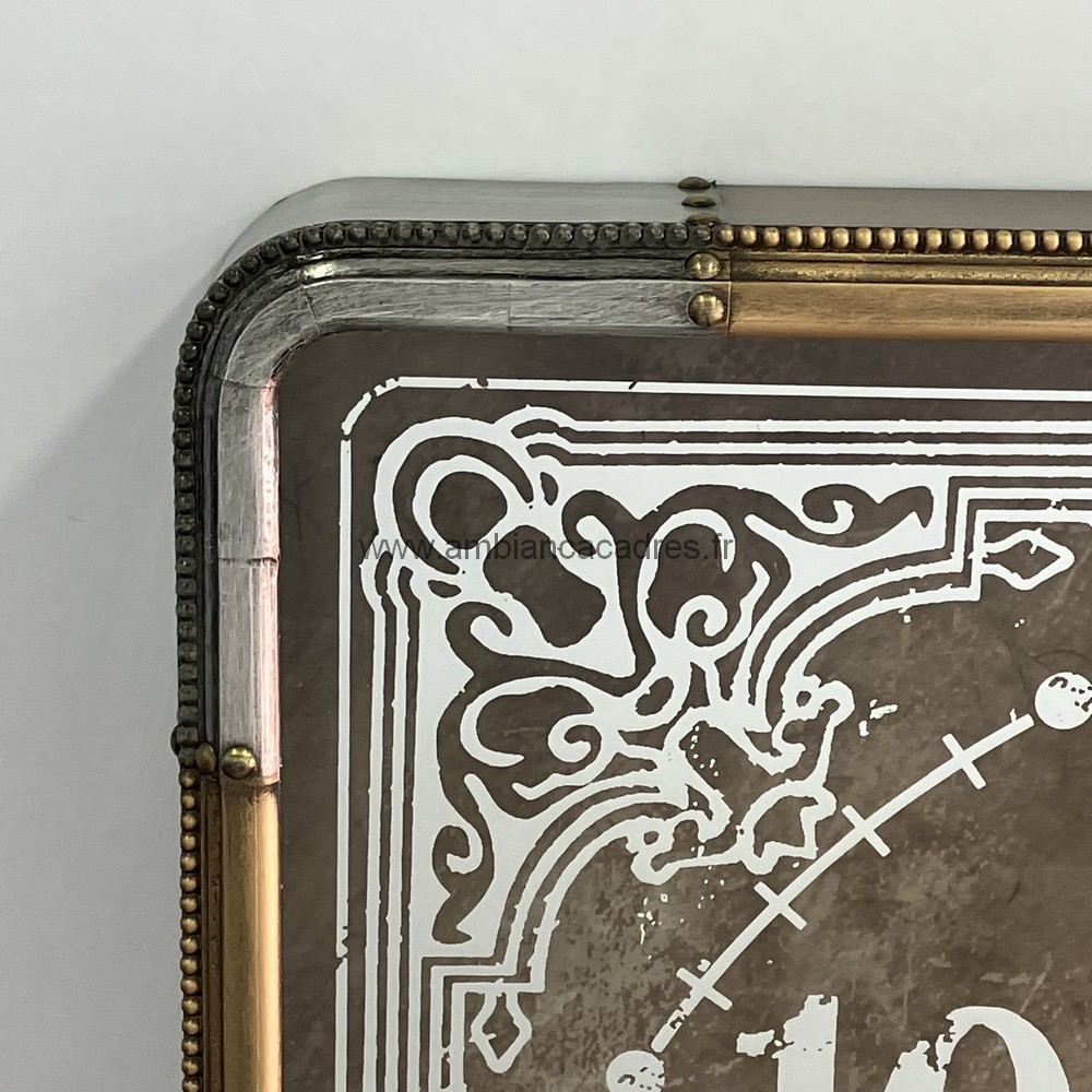 horloge decorative carre en metal