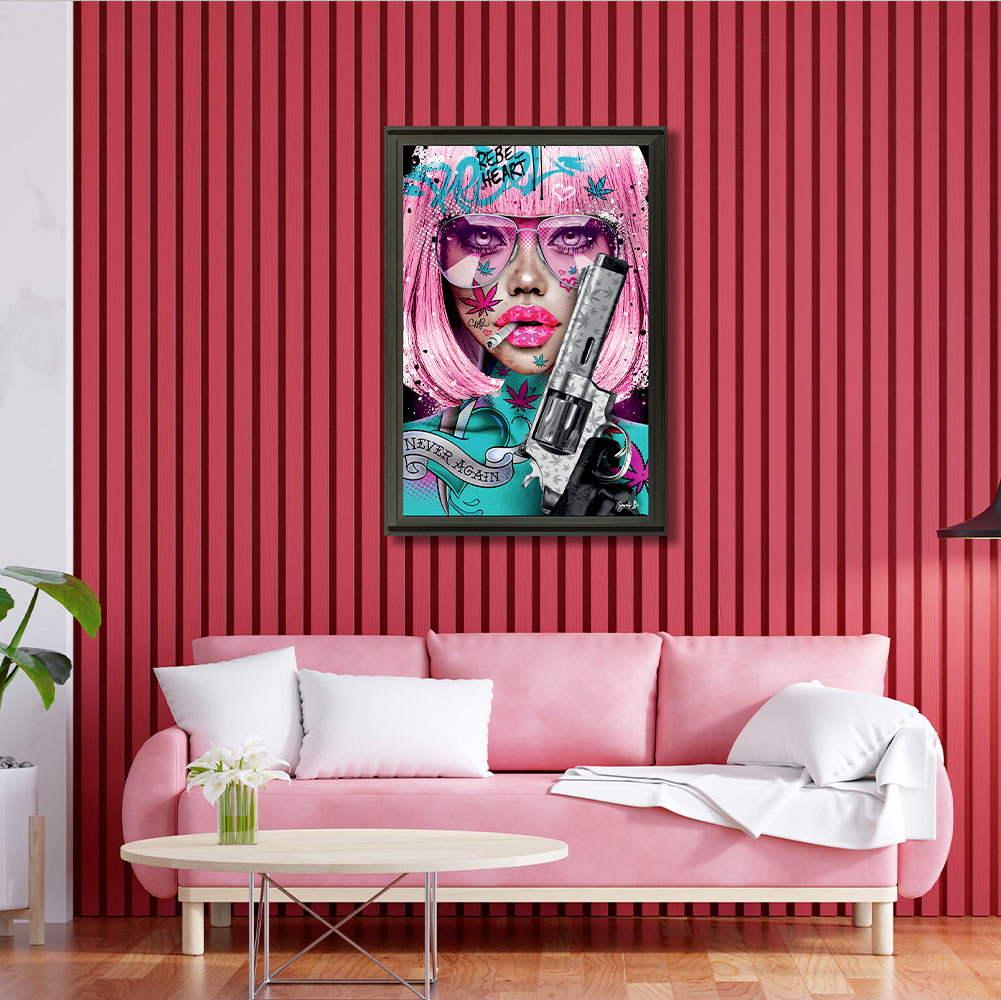 cadre_sarah_b_rebelia_fille_decoration_contemporaine_gun_cheveux_rose_bleu_never_again_pistolet_lille cadre sarah b rebelia