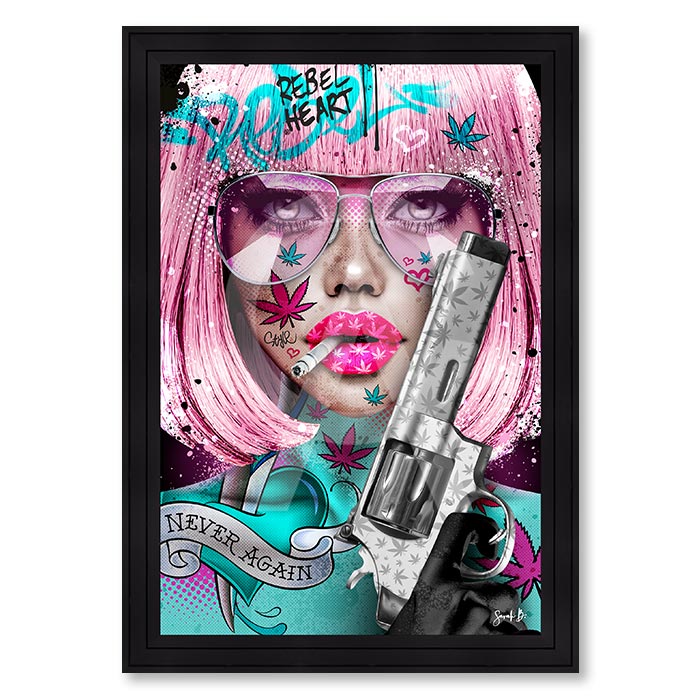 tableau_rebelia_sarah_b_never_again_femme_rose_bleu_gun_pistolet_rebel_heart_deco_chambre_fille_strasbourg Tableau Rebelia Sarah B