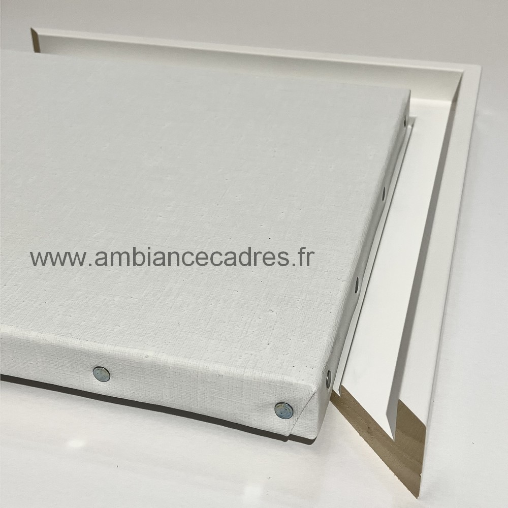 cadre_americain_blanc_pour_toiles_sur_chassis_noir_escalier cadre américain blanc caisse noire