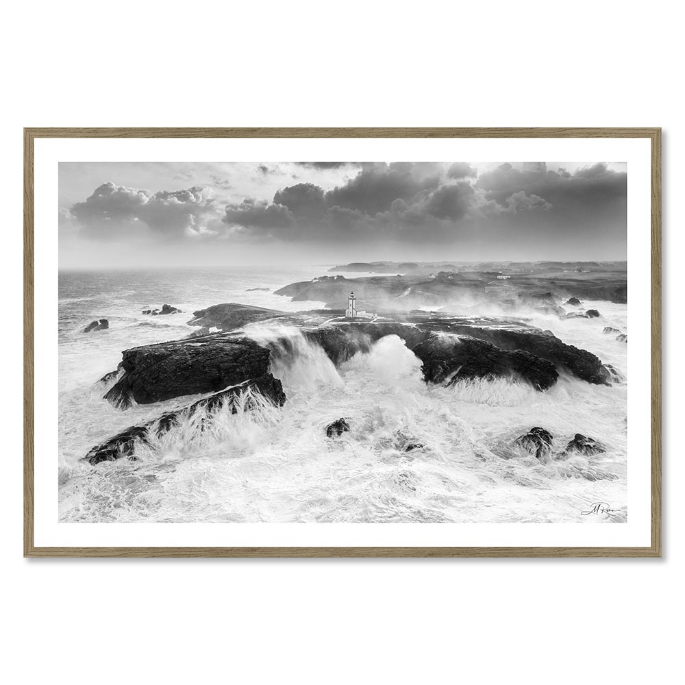 cadre_photo_phare_noir_blanc_des_poulains_nb_2_belle_ile_en_mer_vagues_rocher_encadrement_bois_cadraven Cadre Photo Phare et Noir Blanc