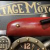 idée cadeau horloge déco moto rouge